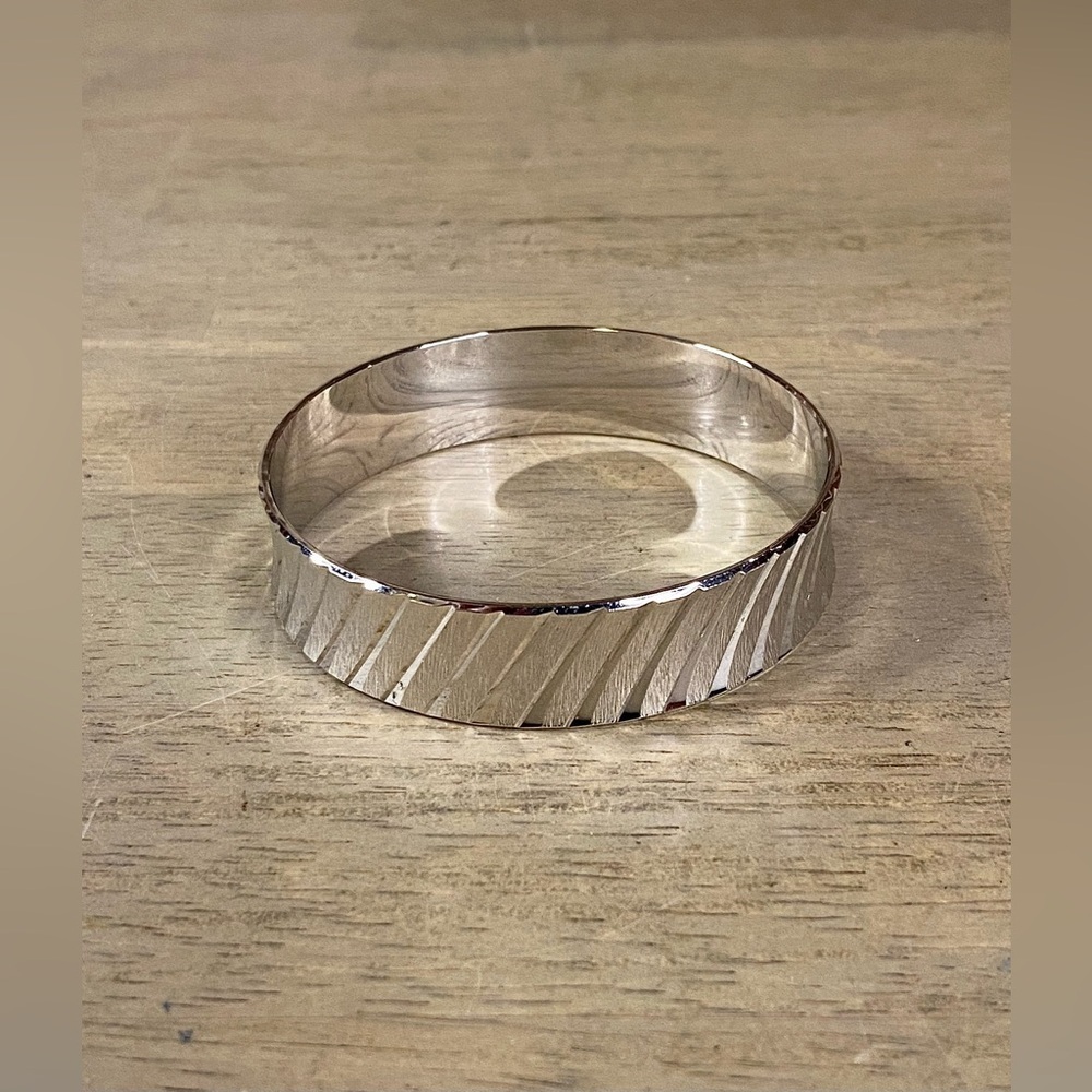 Vintage Crown Trifari Brushed Silver Tone 50s 60s Bangle Bracelet Elegant